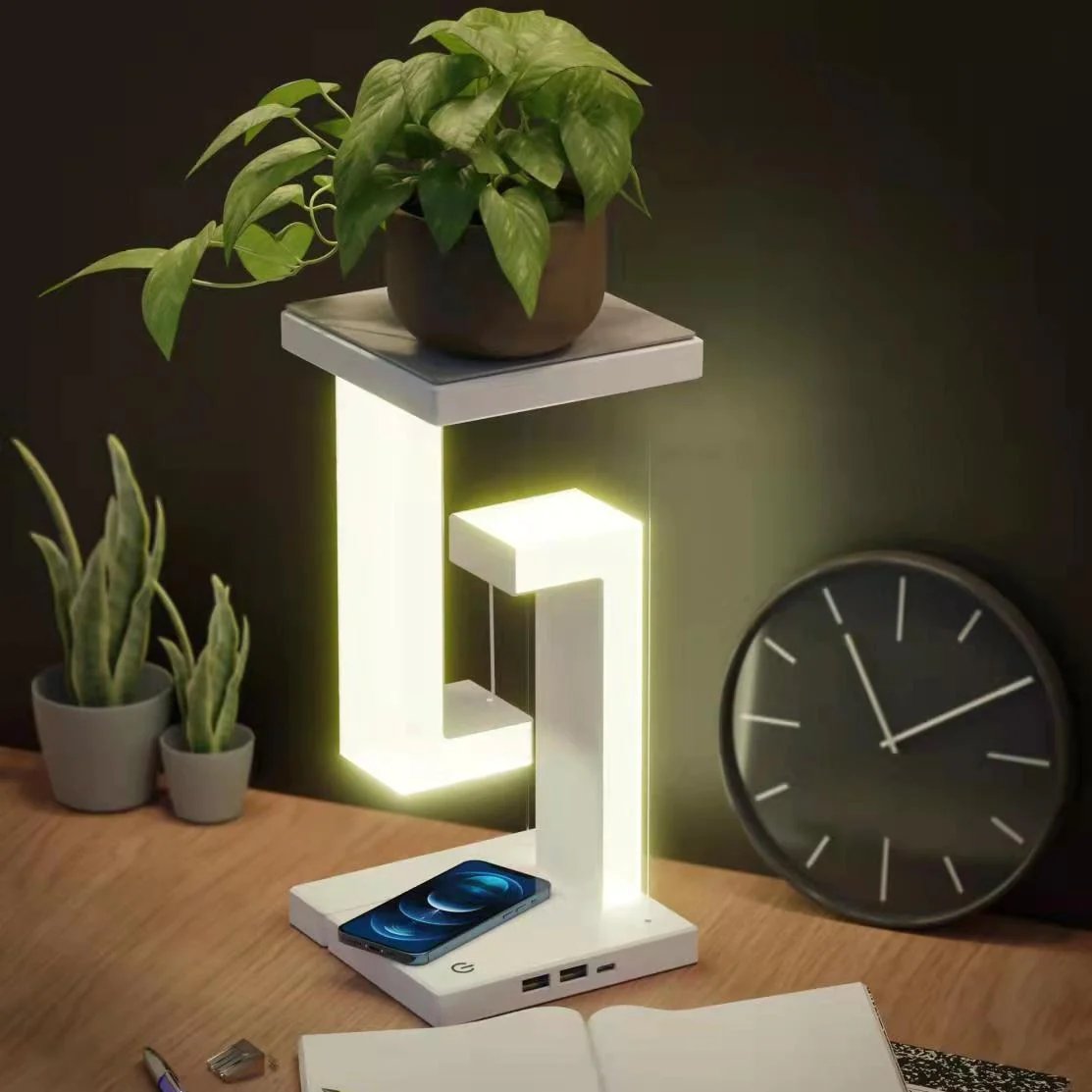 ZWEVENDE LED LAMP | OPLAADFUNCTIE TELEFOON